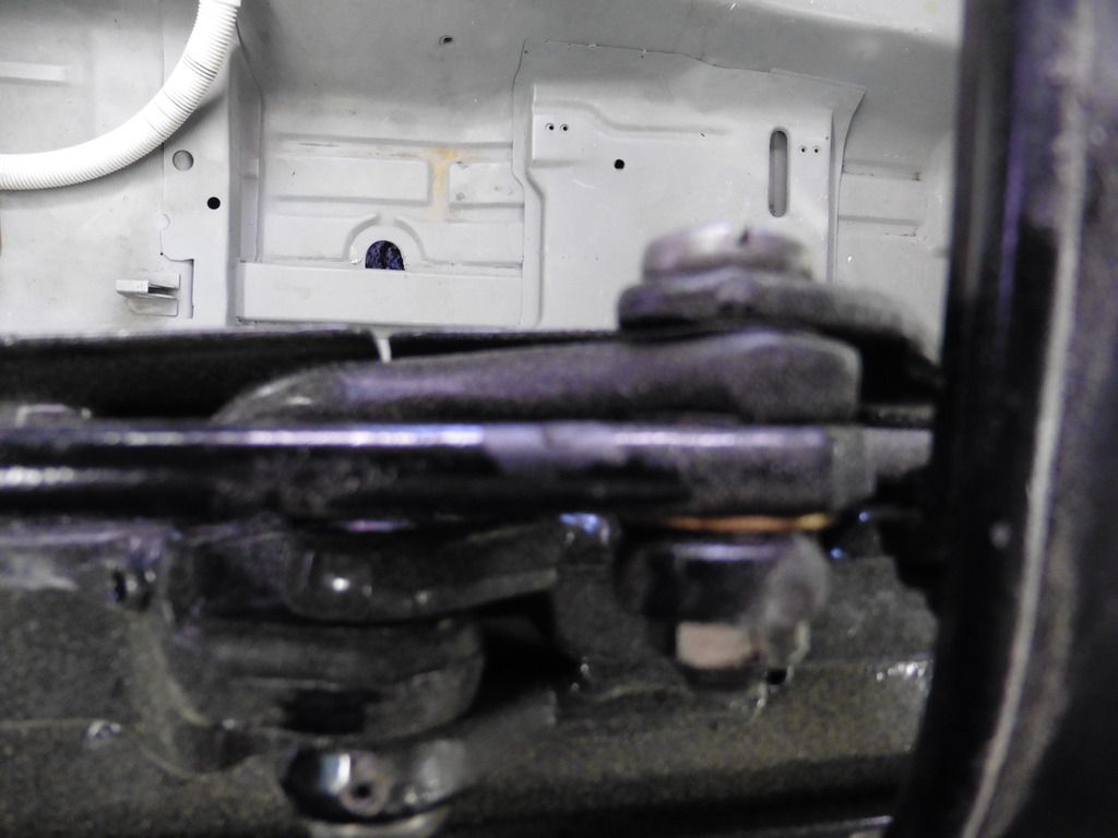 Correct order for the boltwasherbearings in the convertible top (1